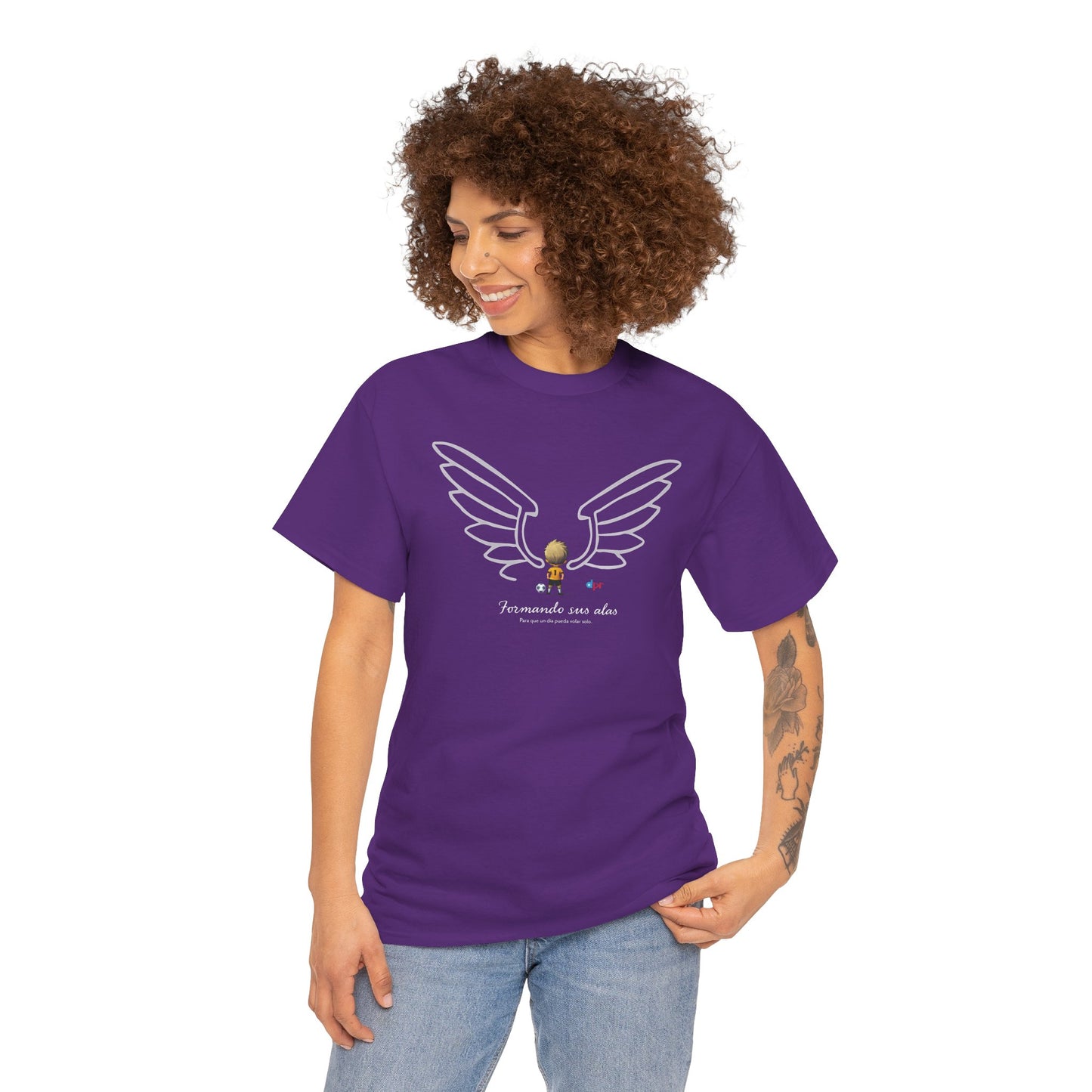 Formando sus Alas | Soccer Player Unisex Heavy Cotton Tee