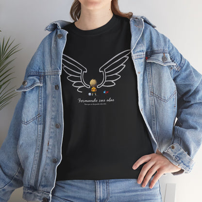 Formando sus Alas | Soccer Player Unisex Heavy Cotton Tee