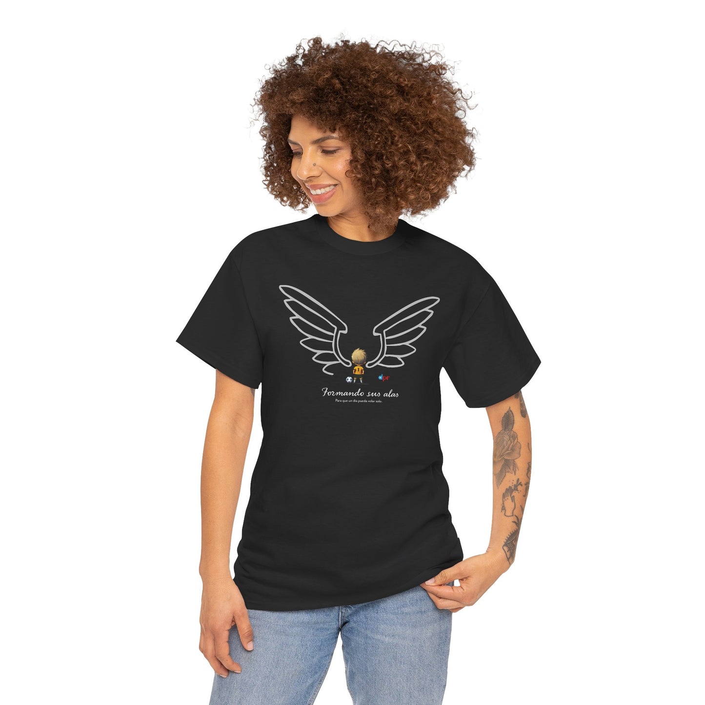 Formando sus Alas | Soccer Player Unisex Heavy Cotton Tee