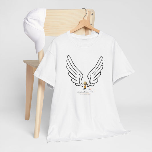 "Cosiendo sus alas" Soccer Player Unisex Heavy Cotton Tee