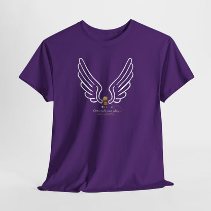 "Cosiendo sus alas" Soccer Player Unisex Heavy Cotton Tee
